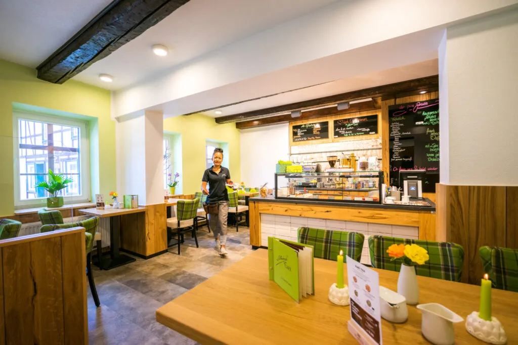 gemütlicher Innenraum des Café Silberbach am Kohlmarkt in Wernigerode